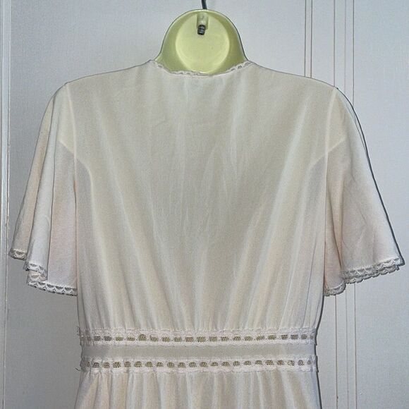 Vtg 60s/70s Miss Elaine cream V neck high waist flutter sleeve nightgown - Picture 6 of 8